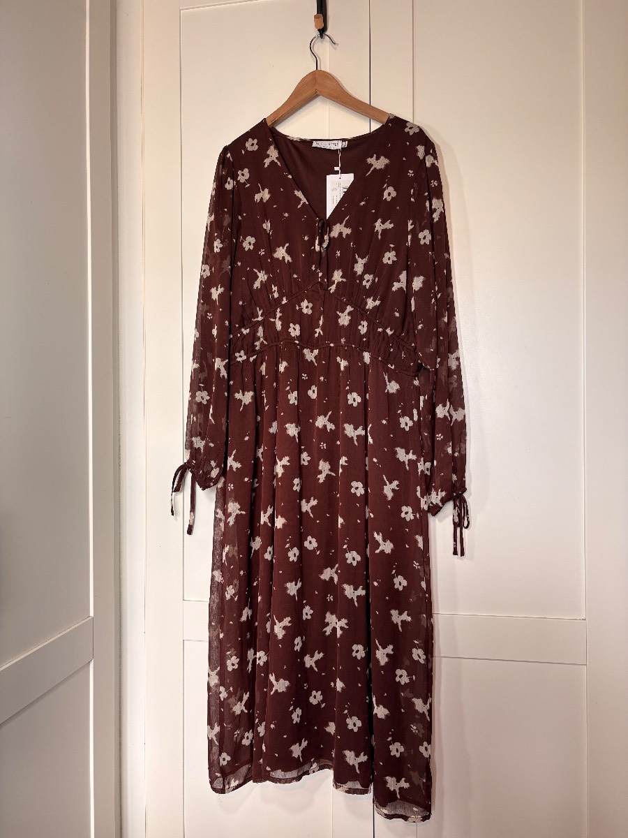 In the Style size 20 dress. New with tags. Midi. Smart. Occasion. Brown and cream