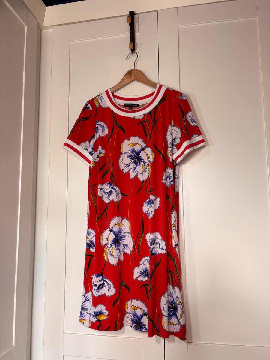 Madison Leigh t shirt dress size M red floral summer holiday festival