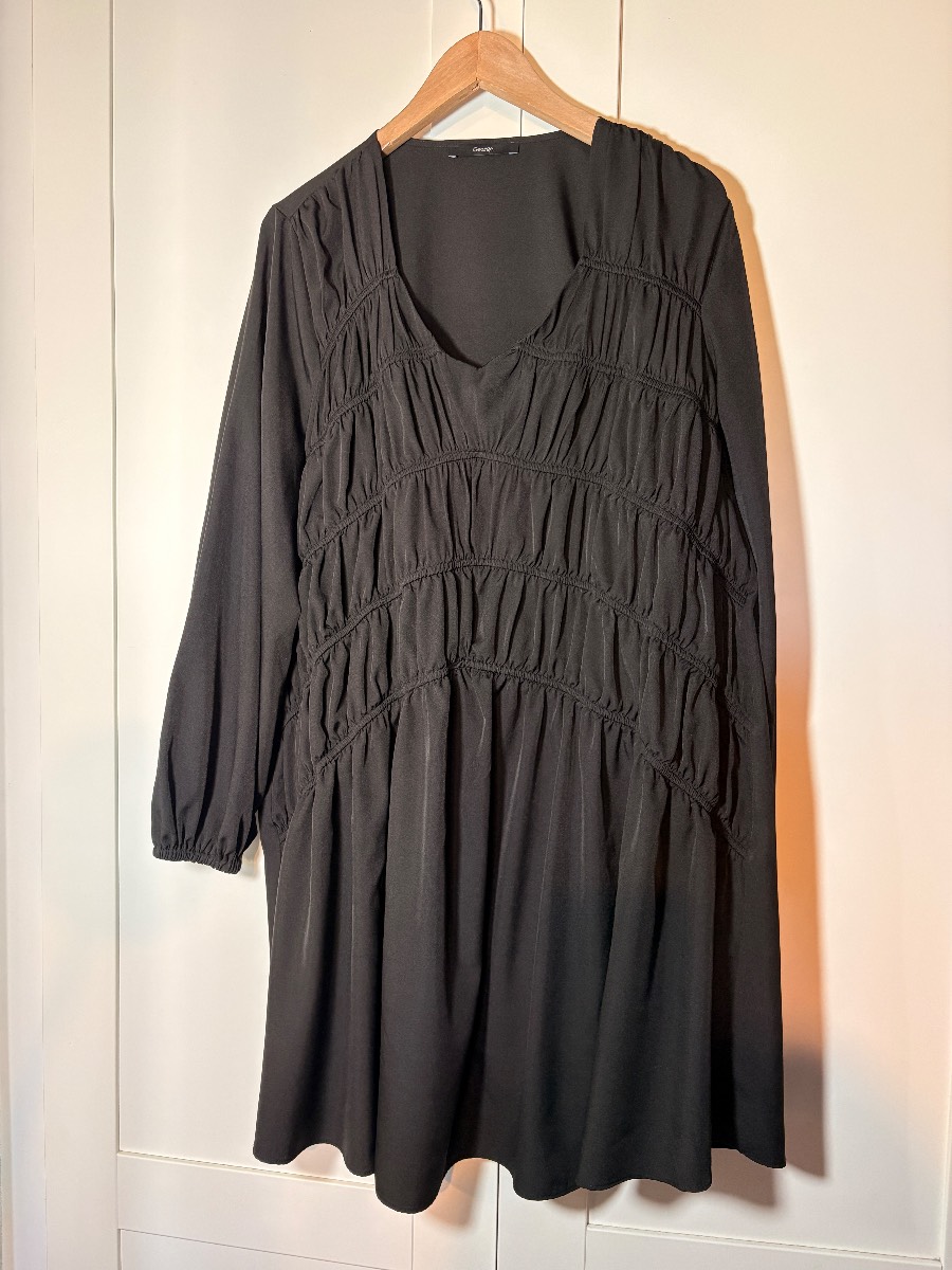 George black smock dress size 20 sleeves. Summer casual holiday day wear