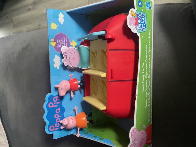 Peppa Pig Family Red Car Playset – Hasbro