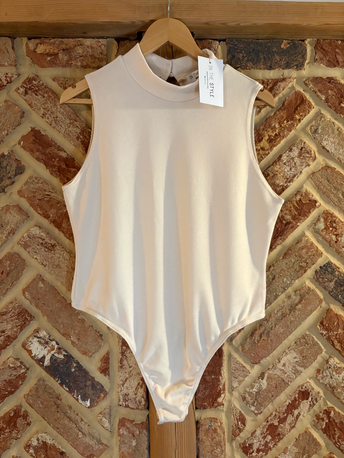 In The Style Cream Sleeveless High Neck Bodysuit – UK 18 party evening neutral oatmeal