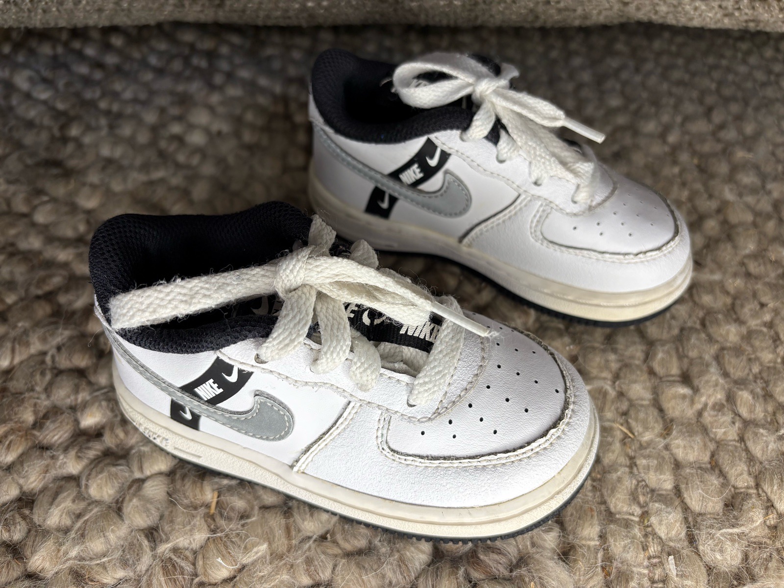 Nike Court Borough Low Recraft Trainers White/Grey children’s UK 6.5 EU 40.5