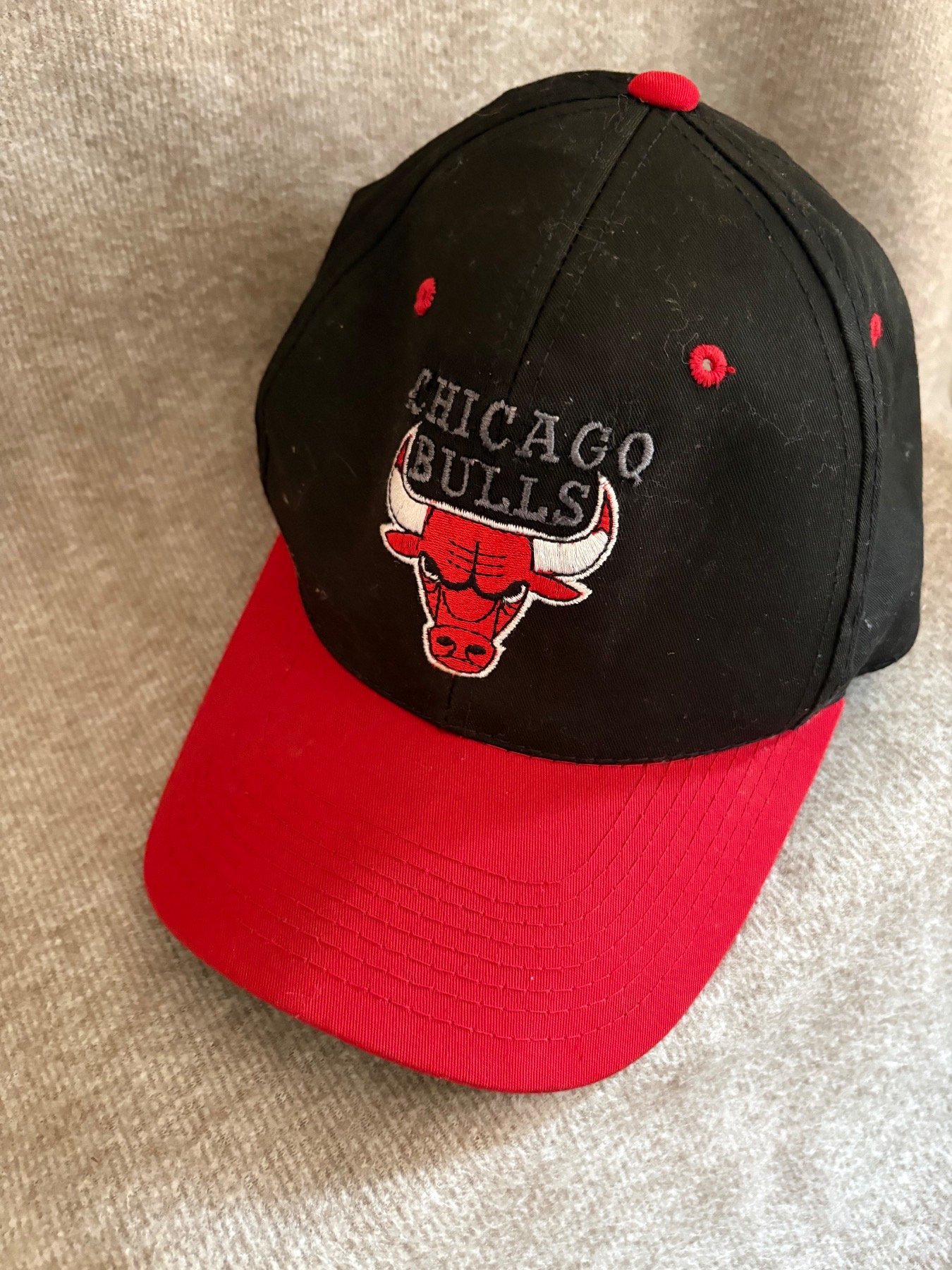 Vintage 90s Chicago Bulls NBA The G Cap Black & Red Baseball Cap - retro basketball