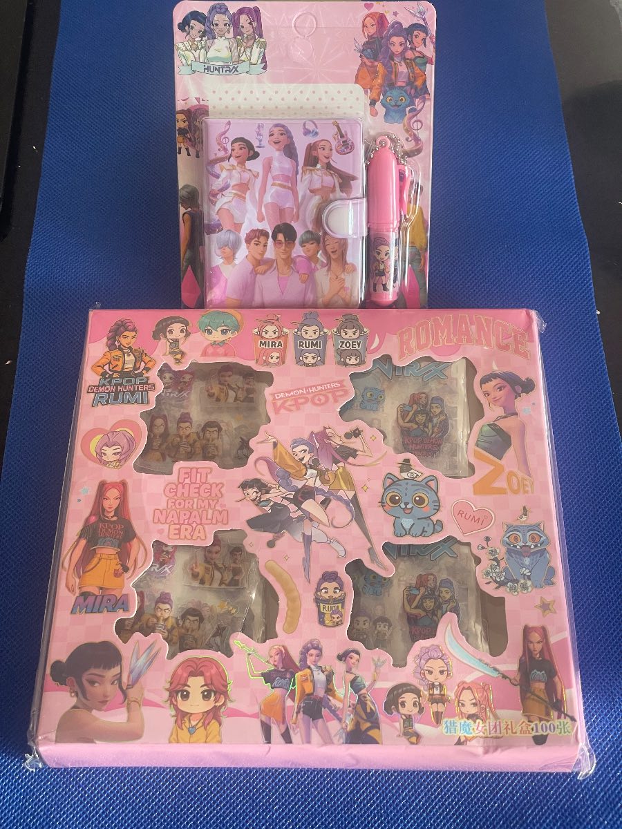Kpop mini nite book + 100 waterproof stickers
