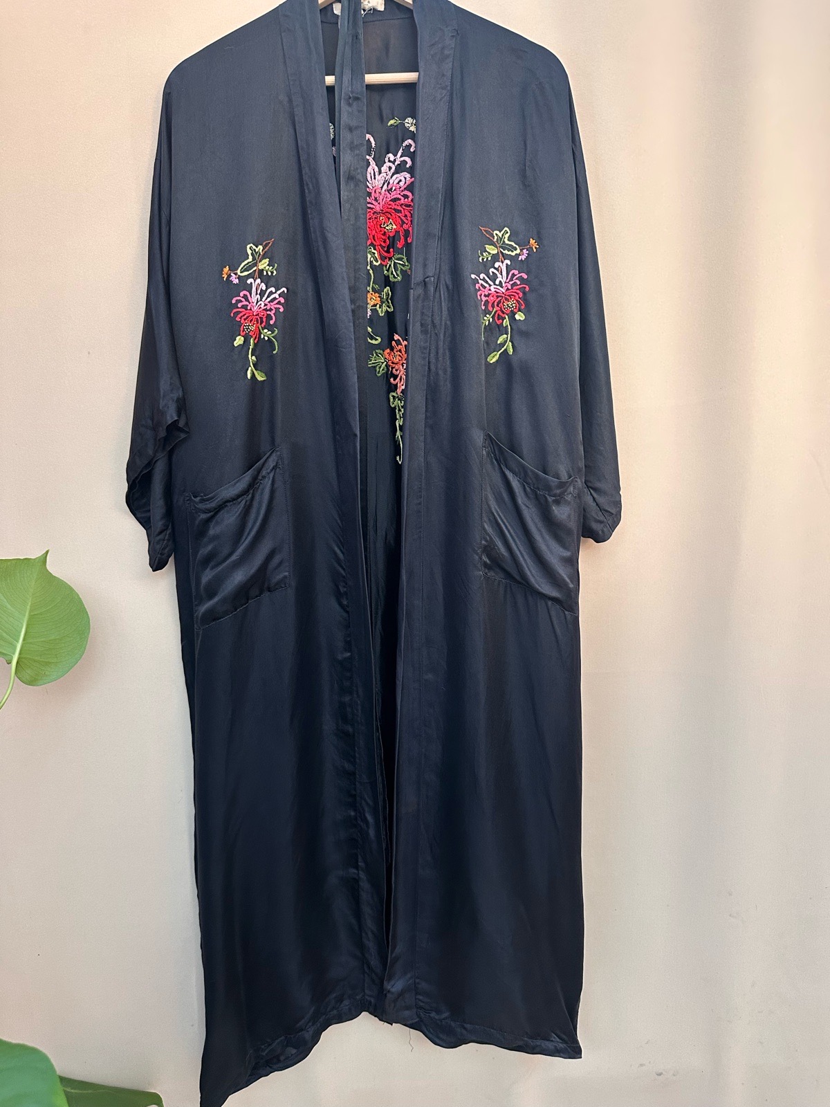 Vintage Golden Dragon Black Embroidered Floral Kimono Robe Dressing Gown
