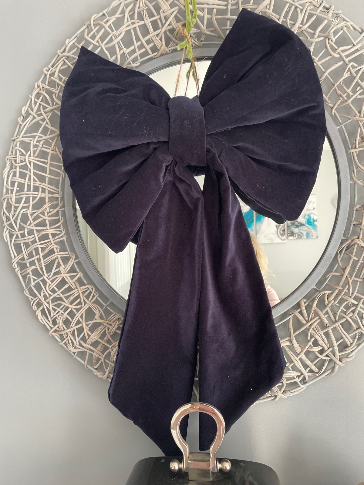 Navy velvet luxury bow