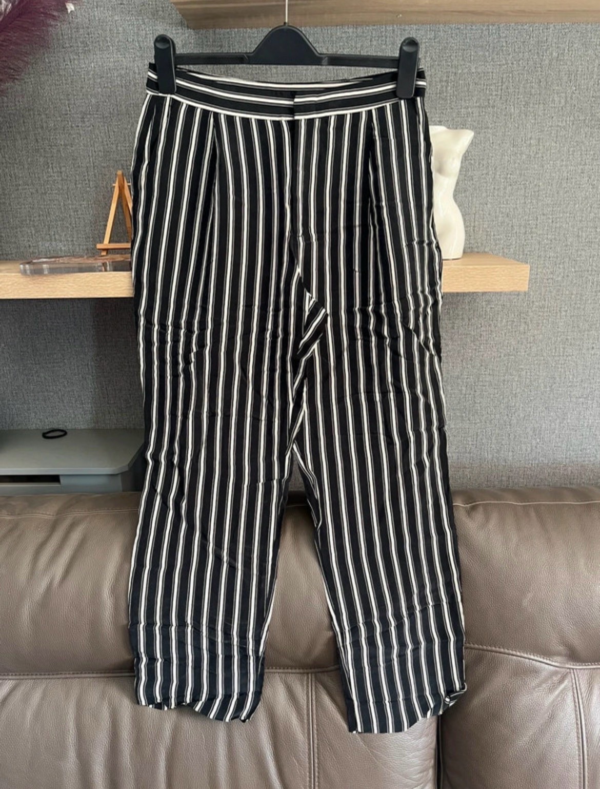 Zara Basic light weight soft touch loose fit trouser. Size 10