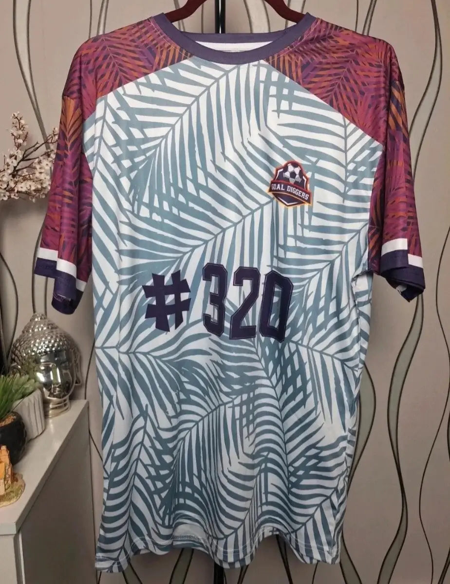 Goal Diggers FC Football Jersey White Burgundy XXL Damon 17