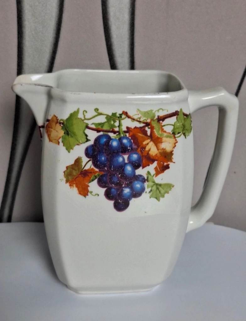 Ringtons Maling Ware Vintage Ceramic Jug Grape Vine Design
