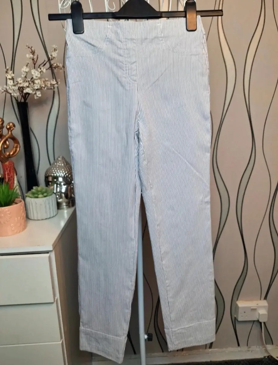 Gallery White Blue Striped Ankle Trousers XS UK 4-6