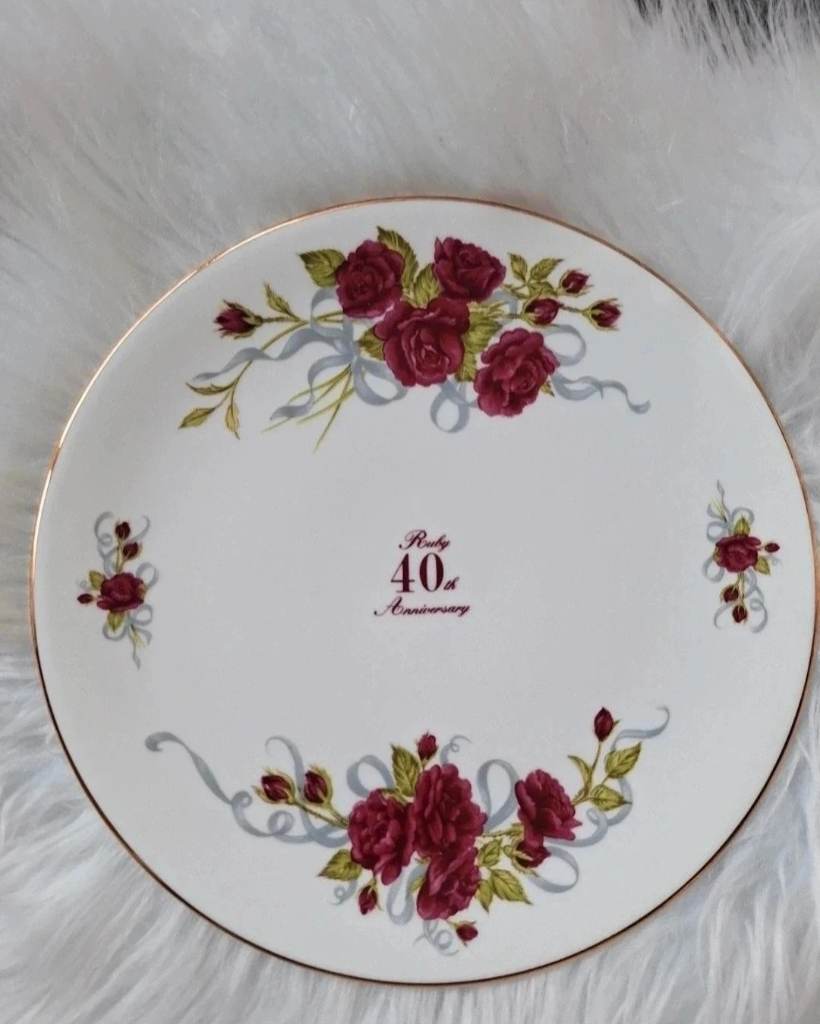 Royal Crown Duchy Ruby 40th Anniversary Bone China Plate 8.5"
