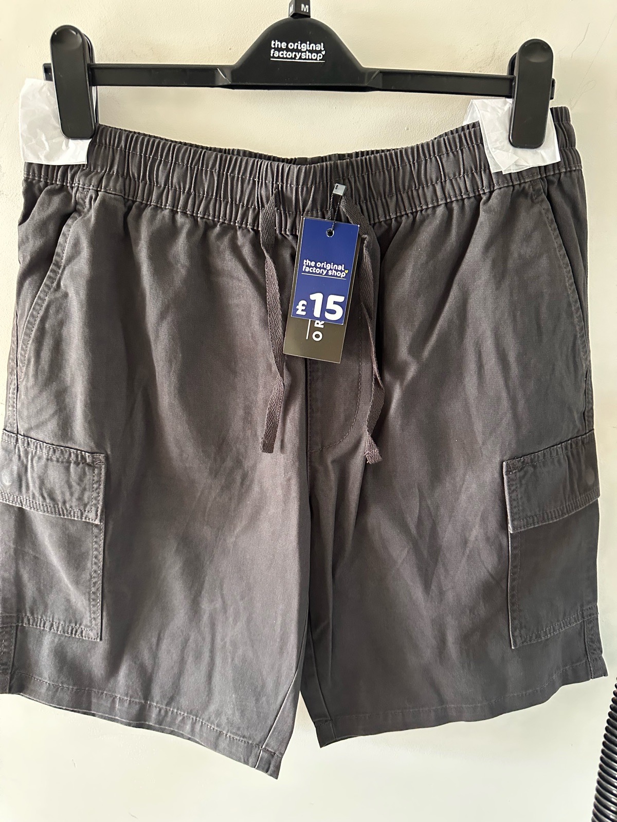 Men’s cargo shorts size medium