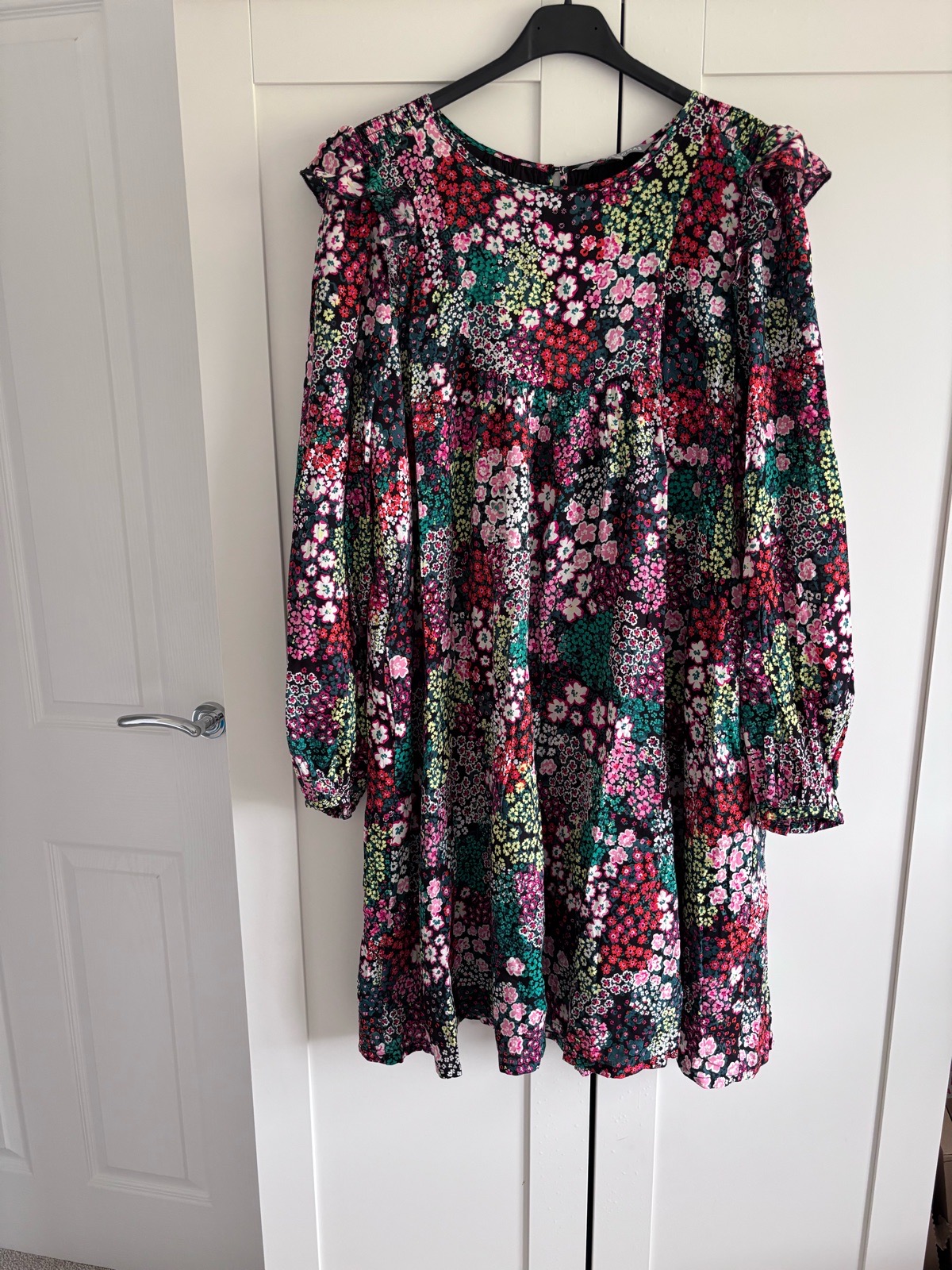 Oliver Bonas black red green multi floral print long sleeve tiered smock dress frill romantic uk 14