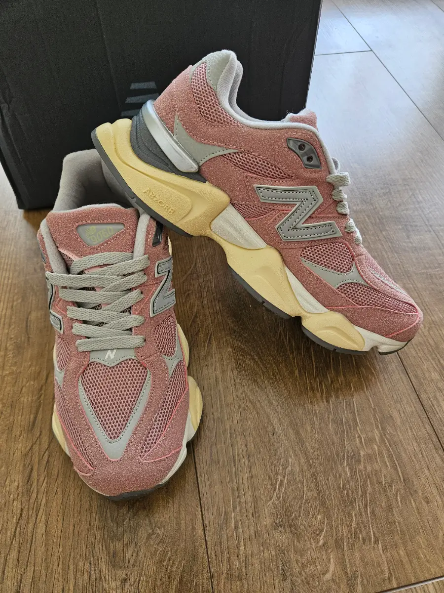 New Balance 9060 Pink Grey UK 6.5 EU 40 Trainers