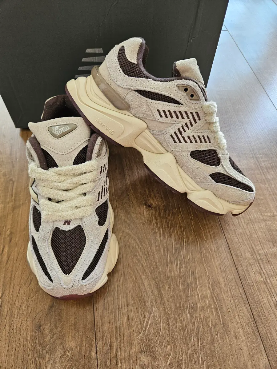 New Balance 9060 Sea Salt Plum Brown UK 6.5 EU 40 Trainers