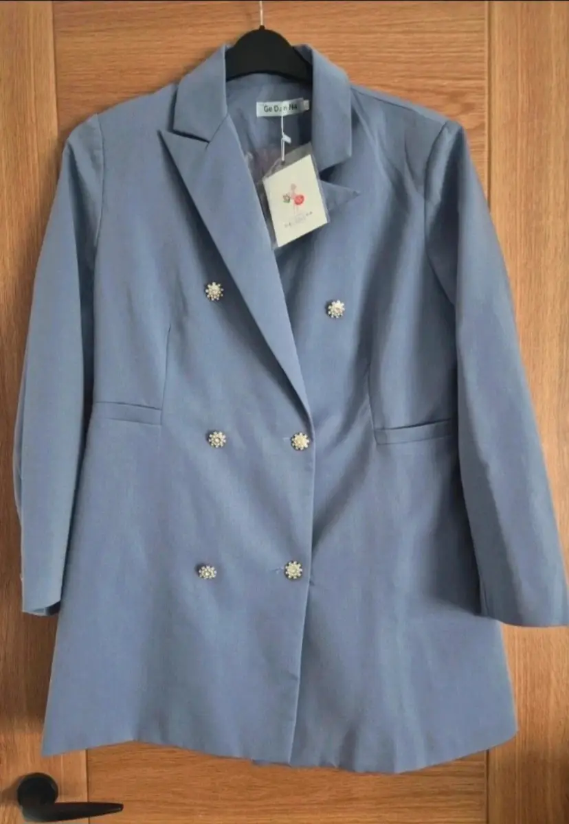Ladies lilac blazer. Size XL. Brand new with tags