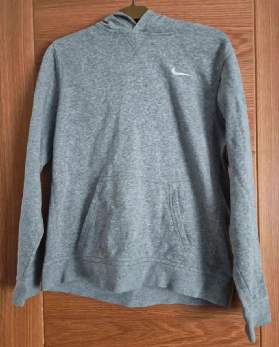 Light grey nike hoody. Age 13-15 years