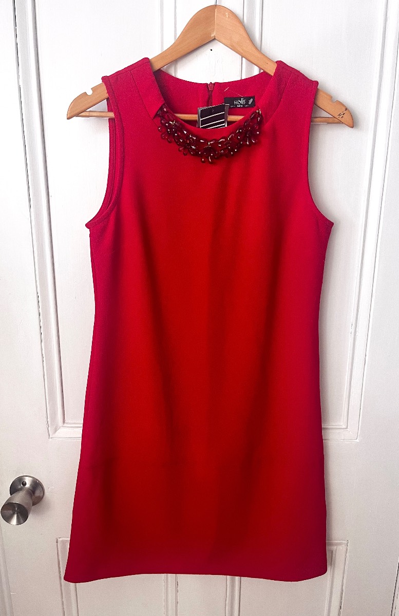 Lovely Wallis - Size 10 Red occasion dress , detachable necklace New with tags