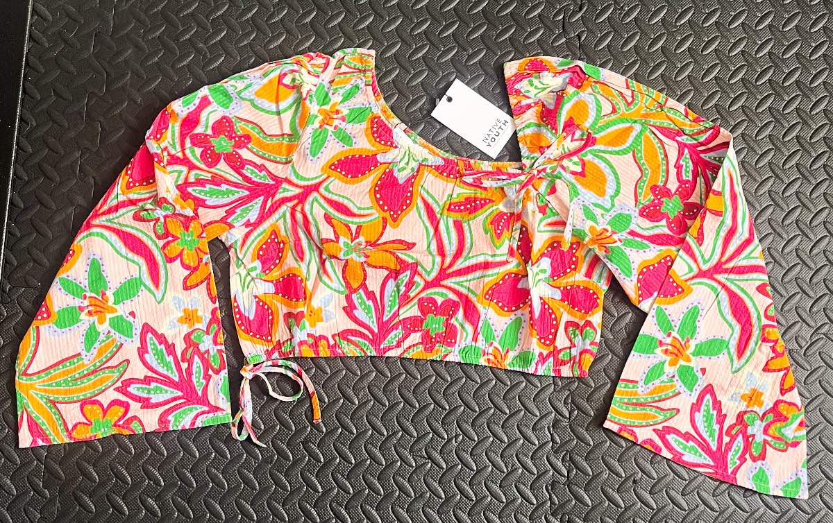 NATIVE YOUTH New With Tags Floral Crop Top - Boho Bell Sleeve Size L Pink/Multi