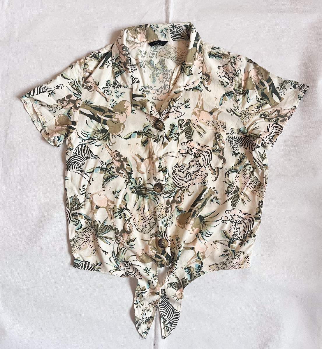 girls short sleeved safari shirt blouse age 15 animals