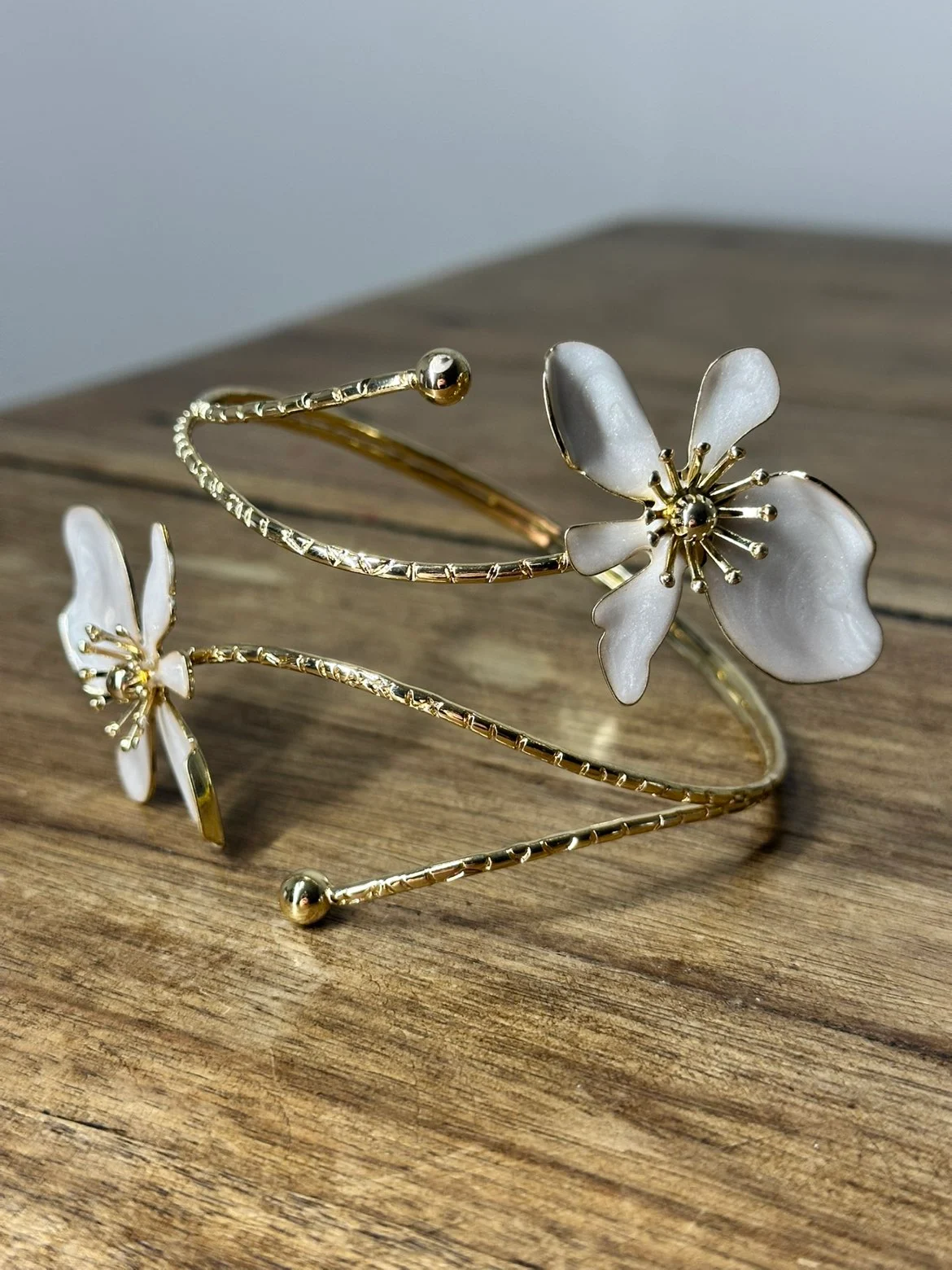 Gold Tone White Flower Upper Arm Cuff / Armlet