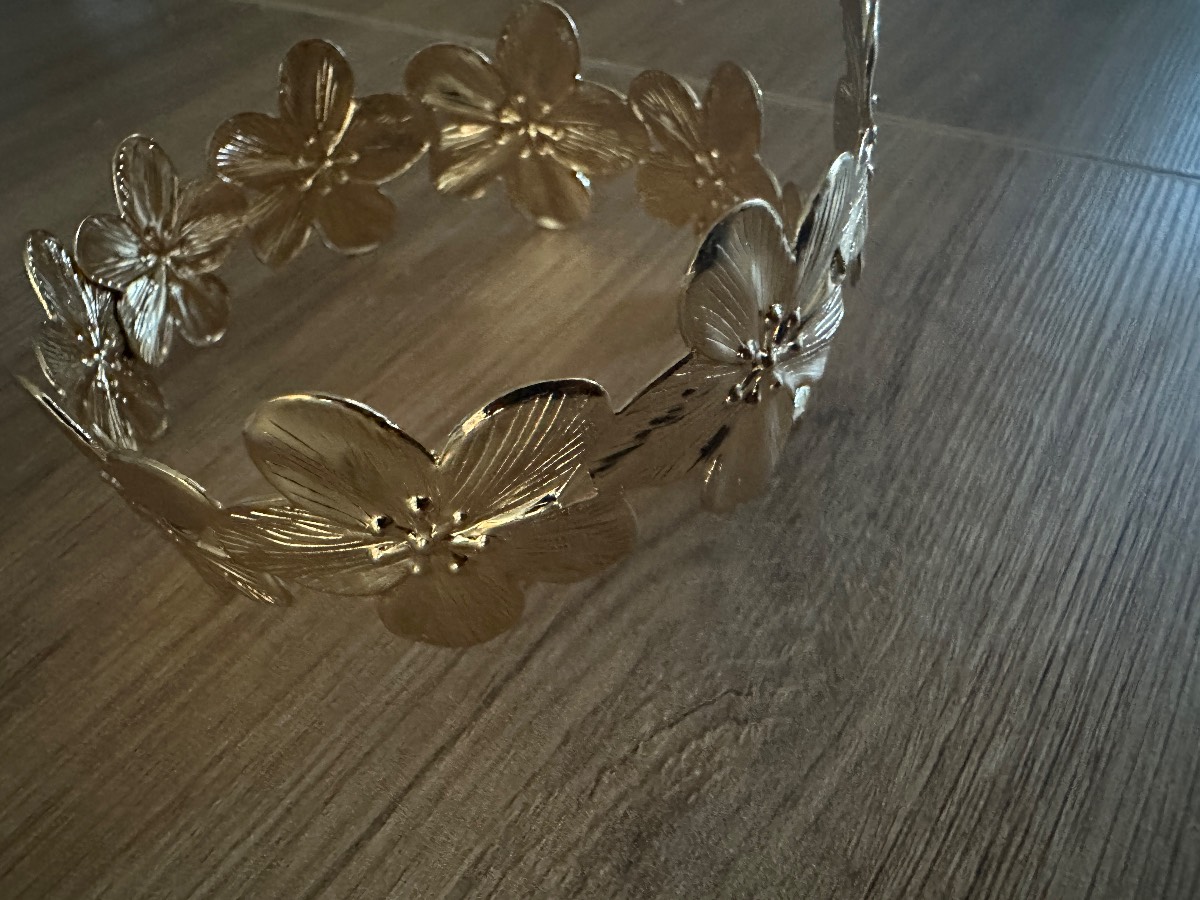 Arm bangle