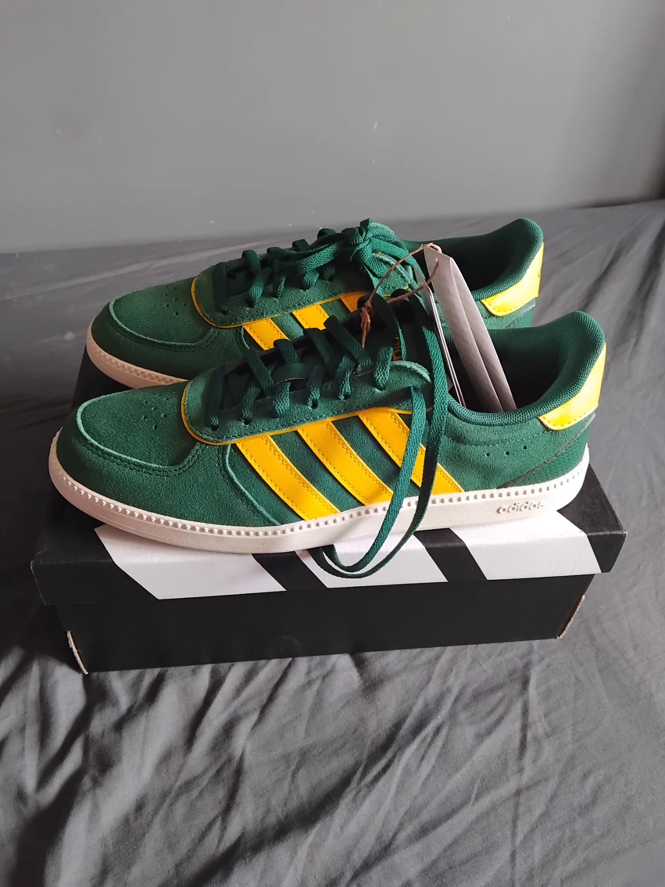 Adidas breaknet sleek J. uk size 6. Unsex
