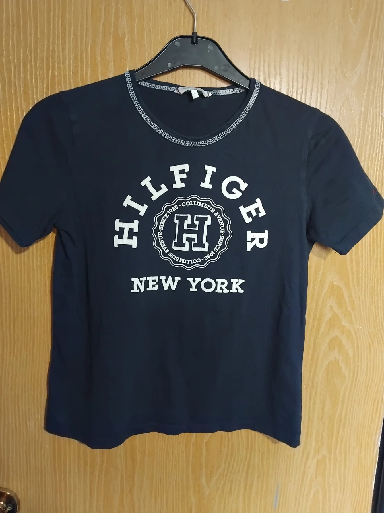 Ladies tommy Hilfiger t shirt. Blue. Size S