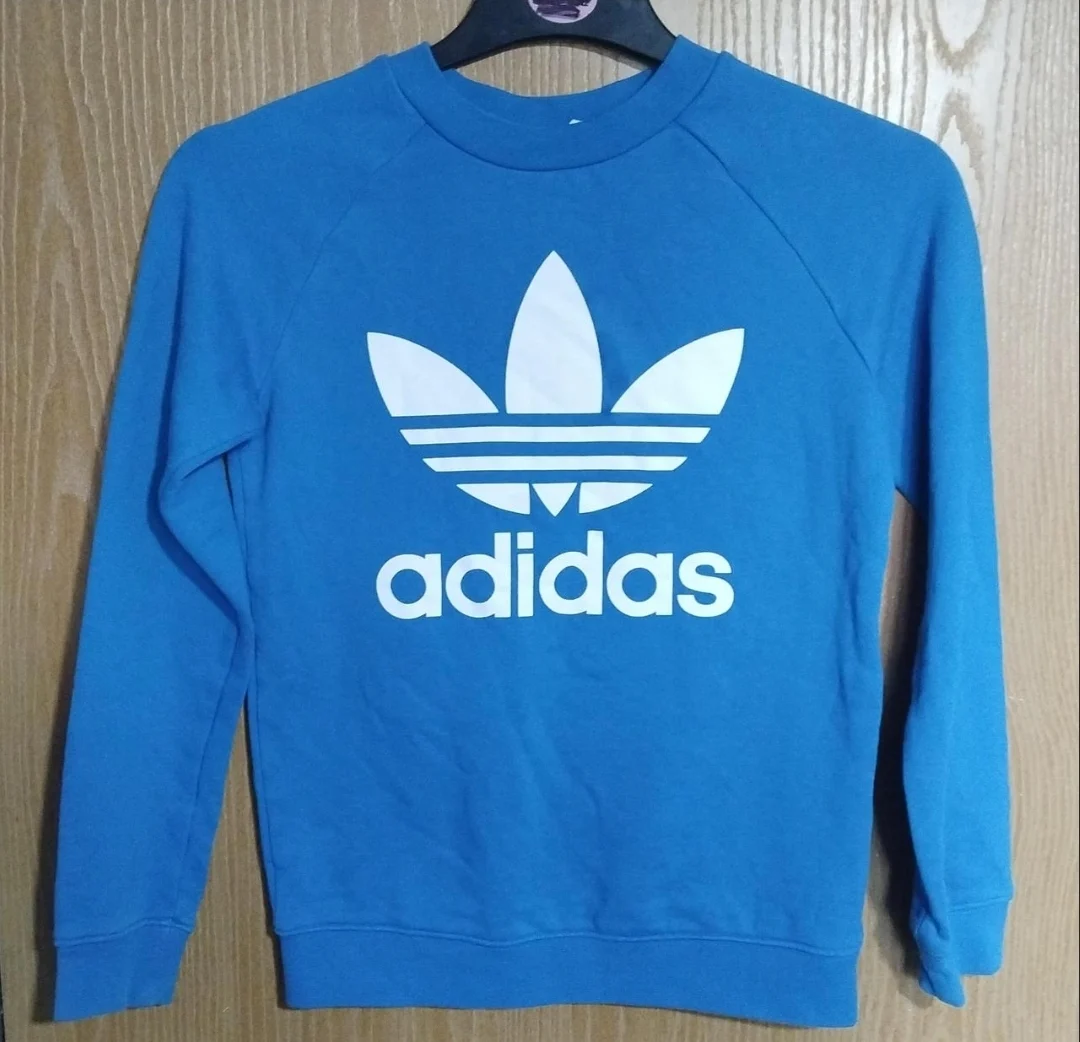 Ladies adidas sweatshirt. Blue. Size 8