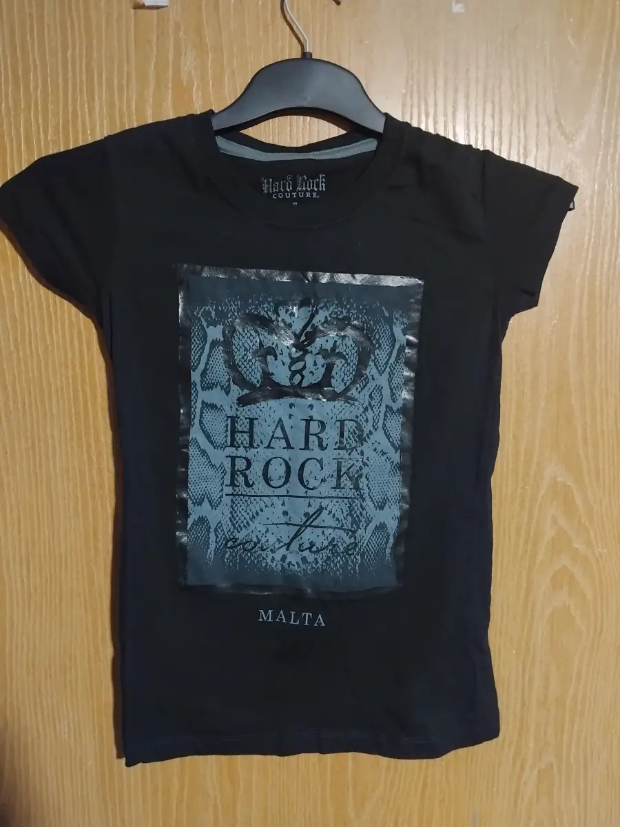 Ladies hard rock cafe Malta. T shirt. Black. Size XS