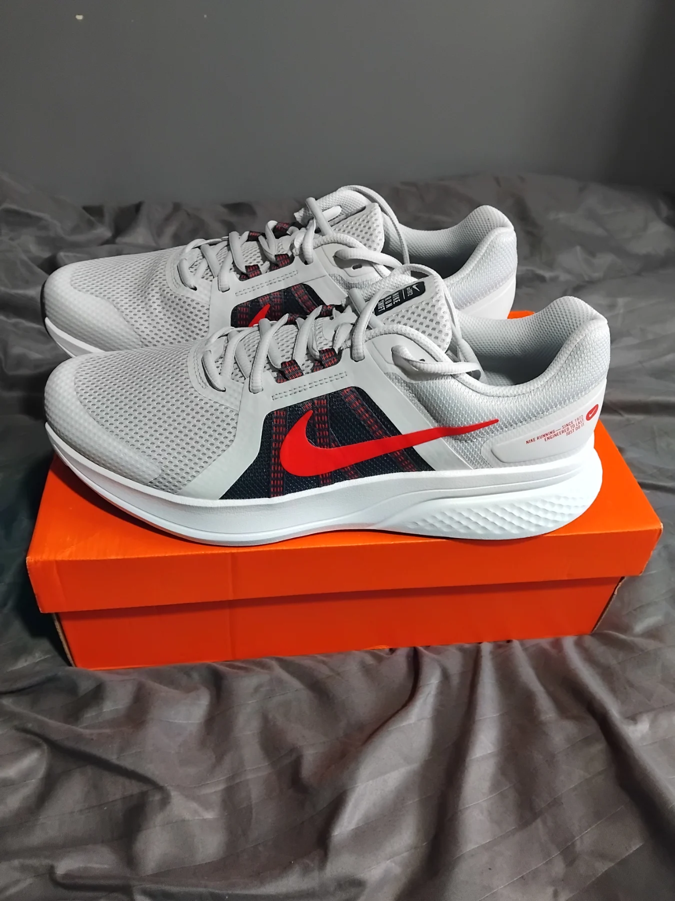 Nike run swift 2. Uk 11. White, grey, red