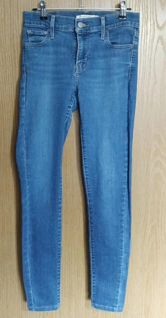 Levi's ladies super skinny jeans. W26 L32