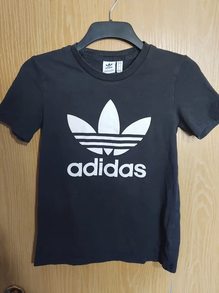 Adidas Originals t shirt. Black. Size XS/6