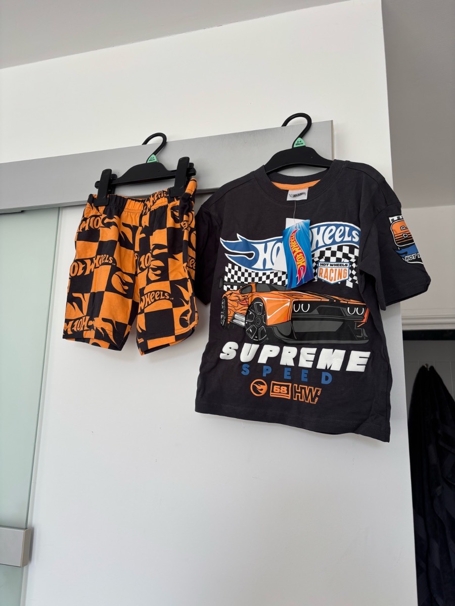 Boys NWT Hot Wheels pjs age 3/4
