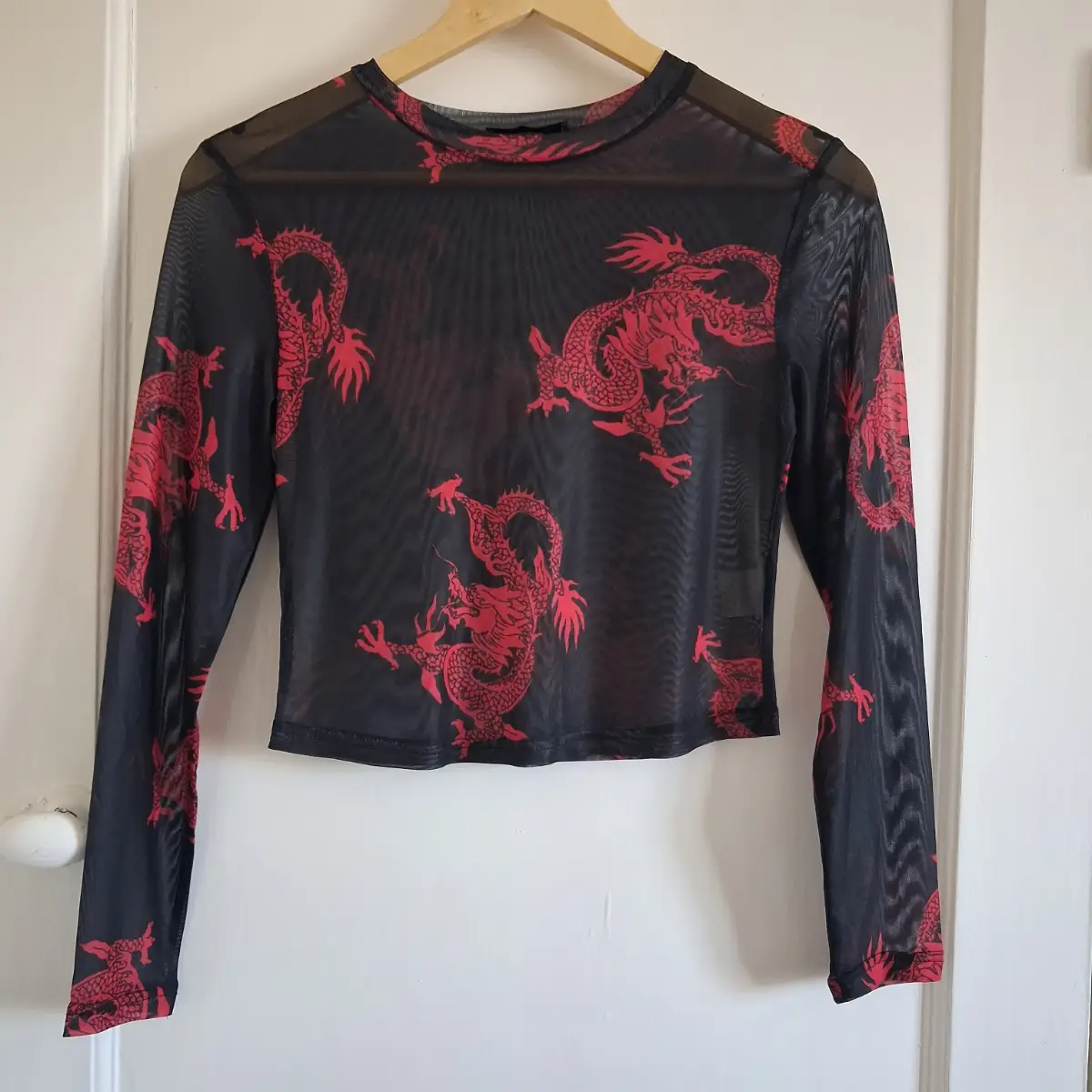 Black Long Sleeves Crop Top Red Chinese Dragon Print Size XS Shein