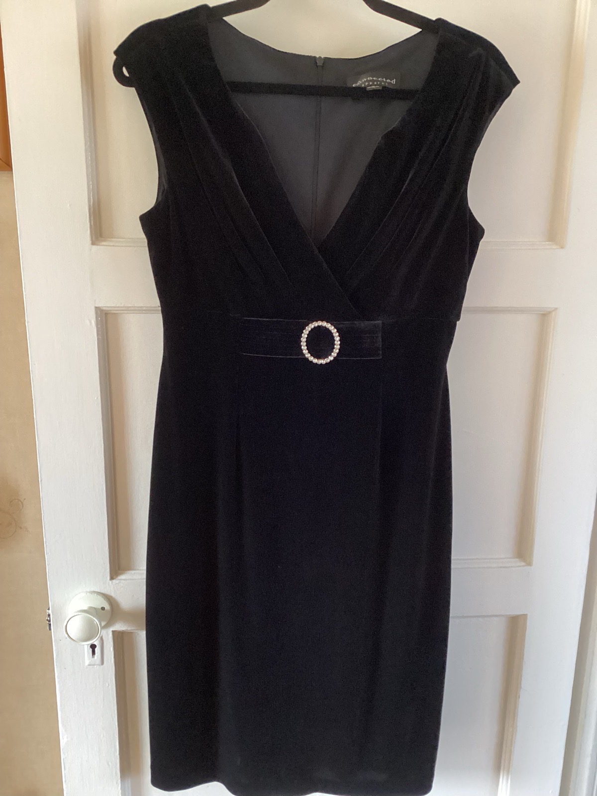 Black Velvet Sleeveless Dress by Connected Apparel Size 8