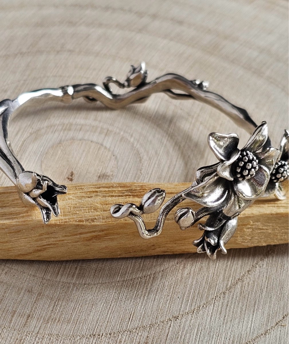 Vintage Silver Flowers bangle adjustable