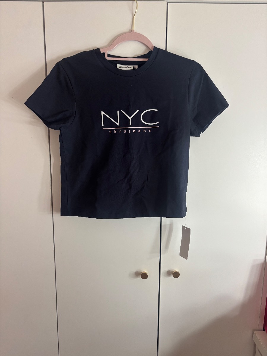Sisters & Seekers NYC Baby Tee Size XL