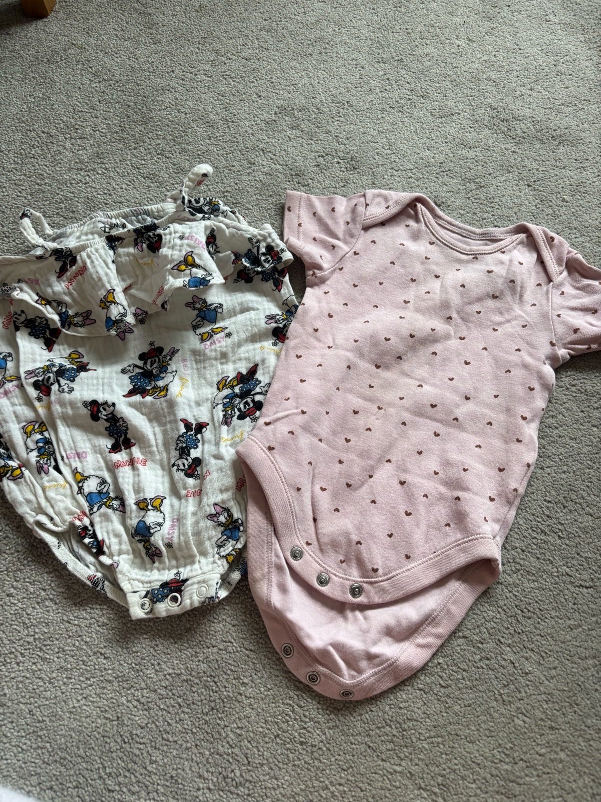 Baby Girls Disney Themed All in One Bodysuit Size 9-12 Months