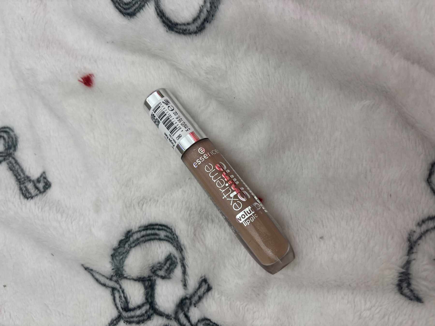 Essence Extreme Shine Lipgloss Shade ‘Purple Rain’
