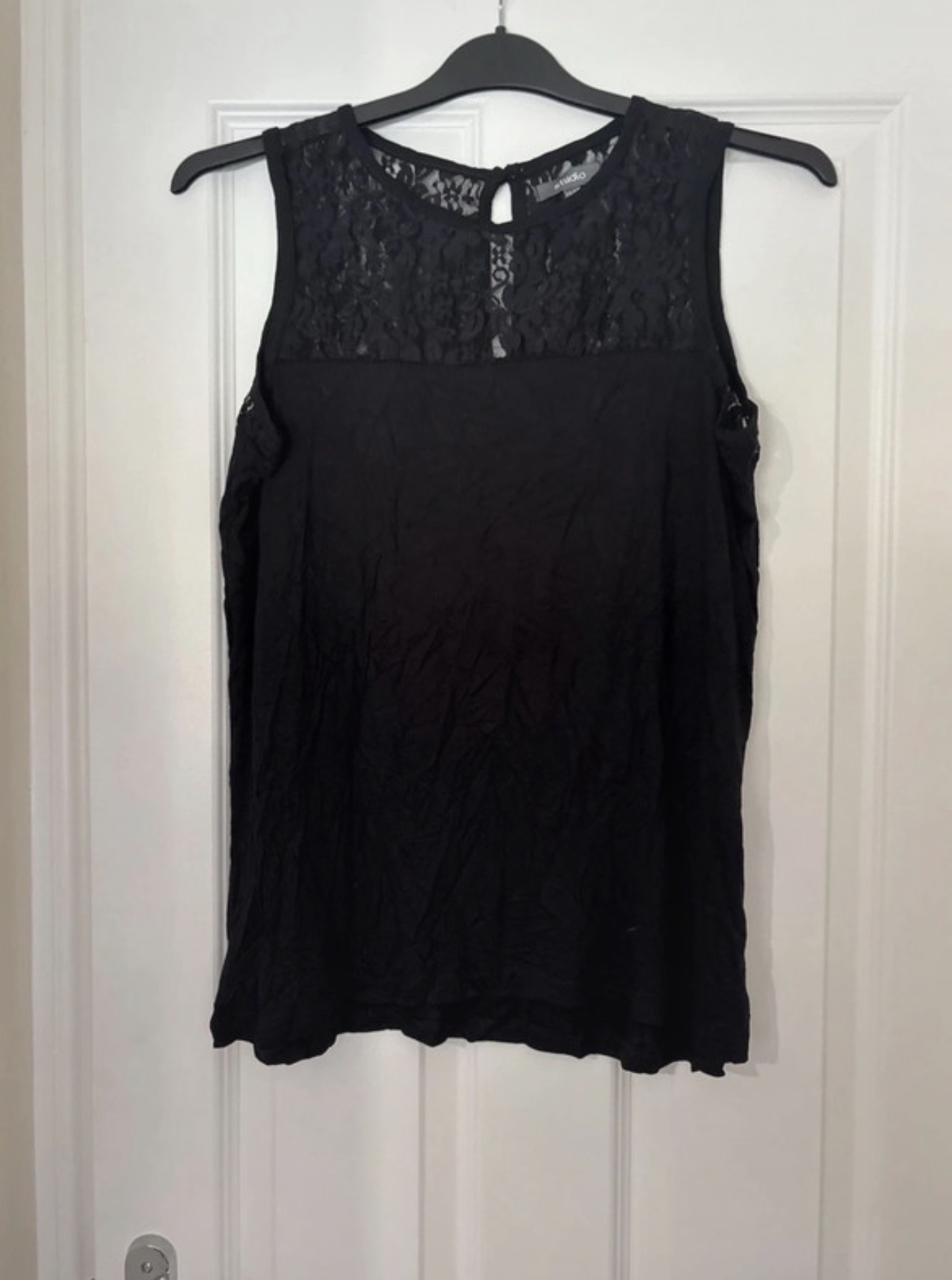 Women's Sleeveless Black Lace Blouse Top Size 12-14 Studio