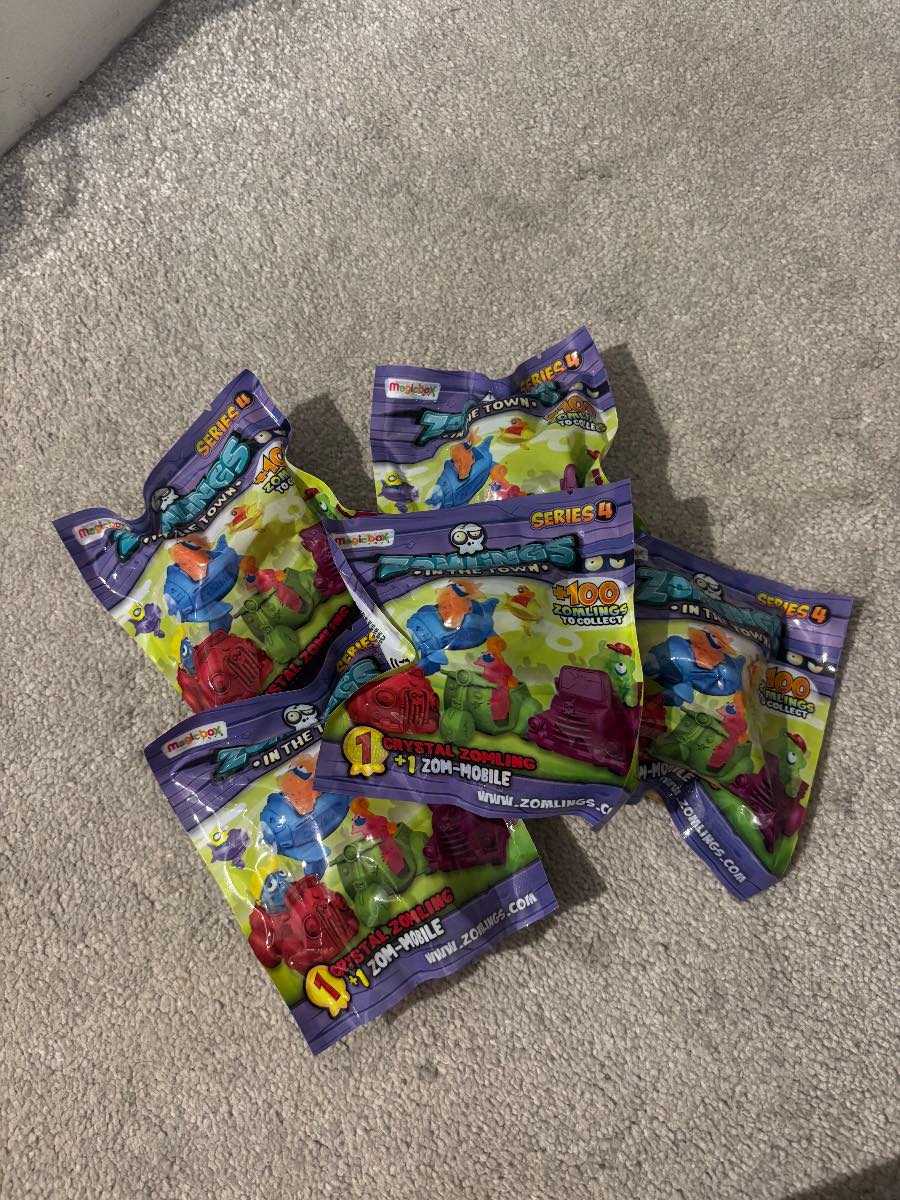 5x Zomlings:In the Town Blind Bags