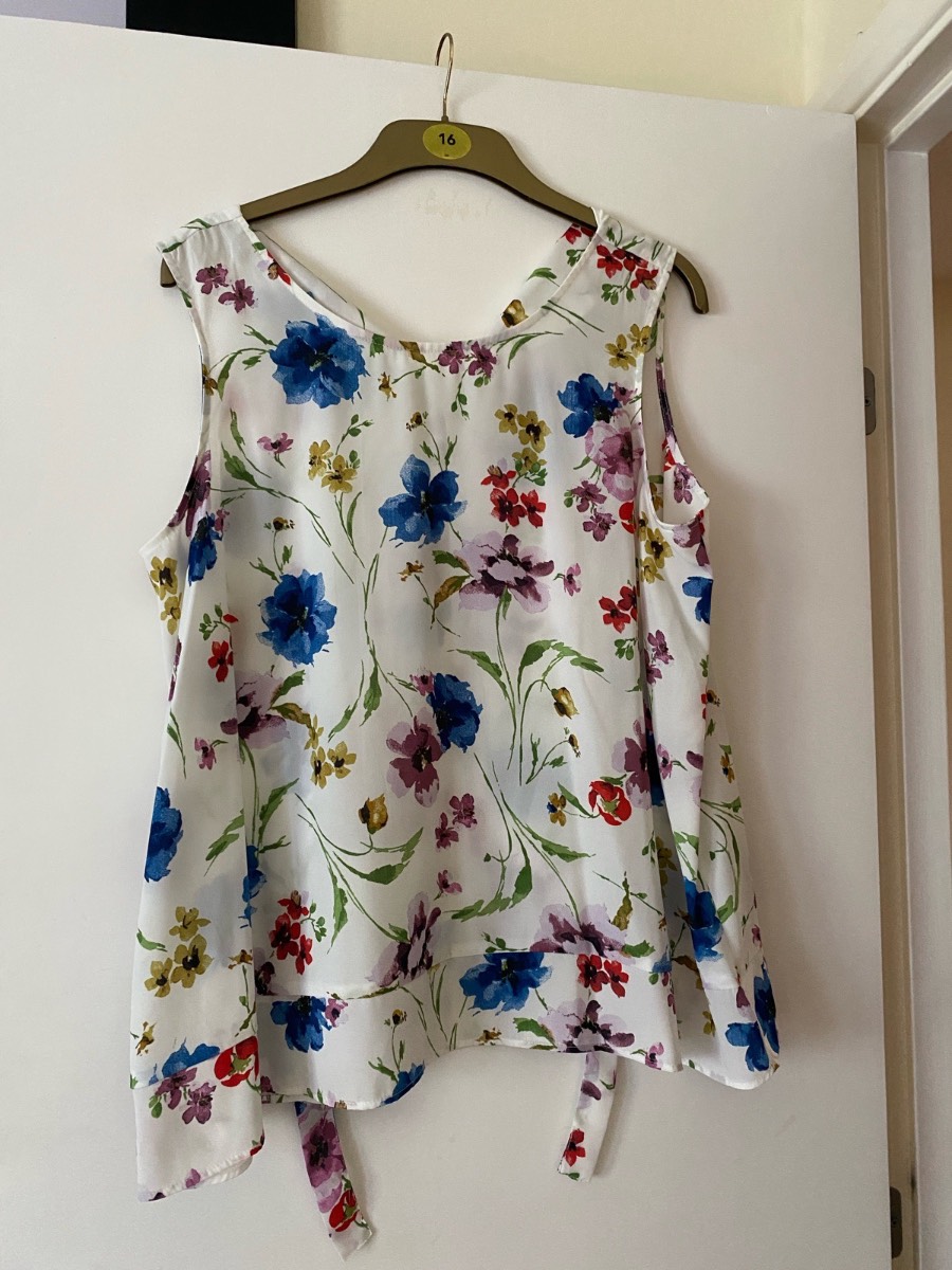 George size 20 floral top BNWT (437)