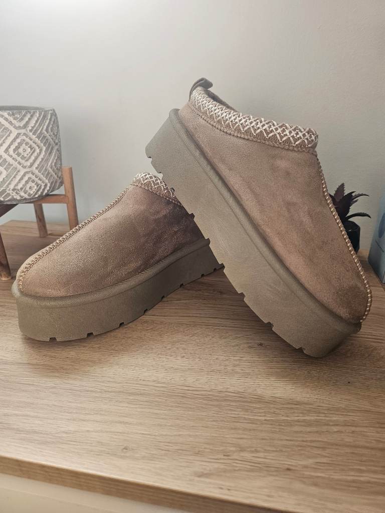 Ladies platform slippers size UK 6