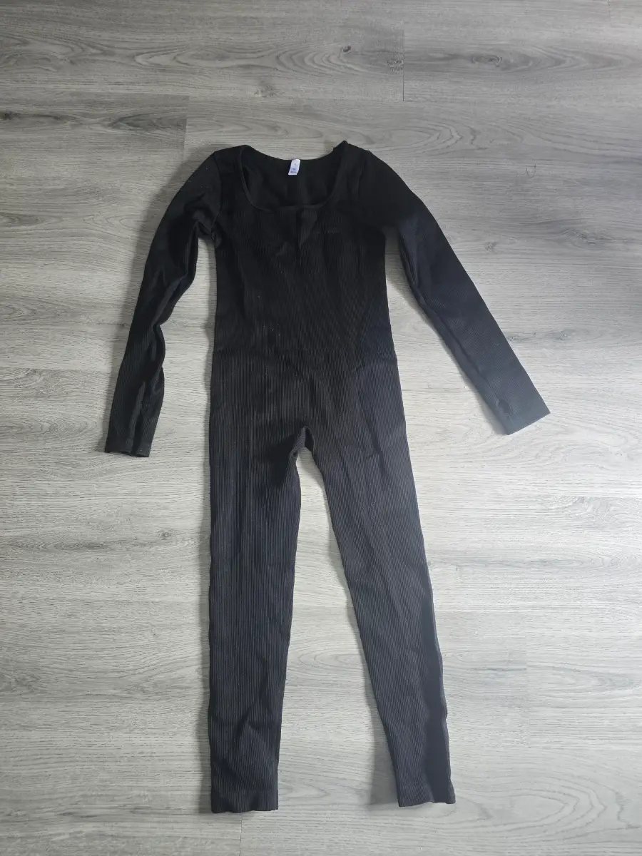 Black Ribbed Long-sleeved Jumpsuit