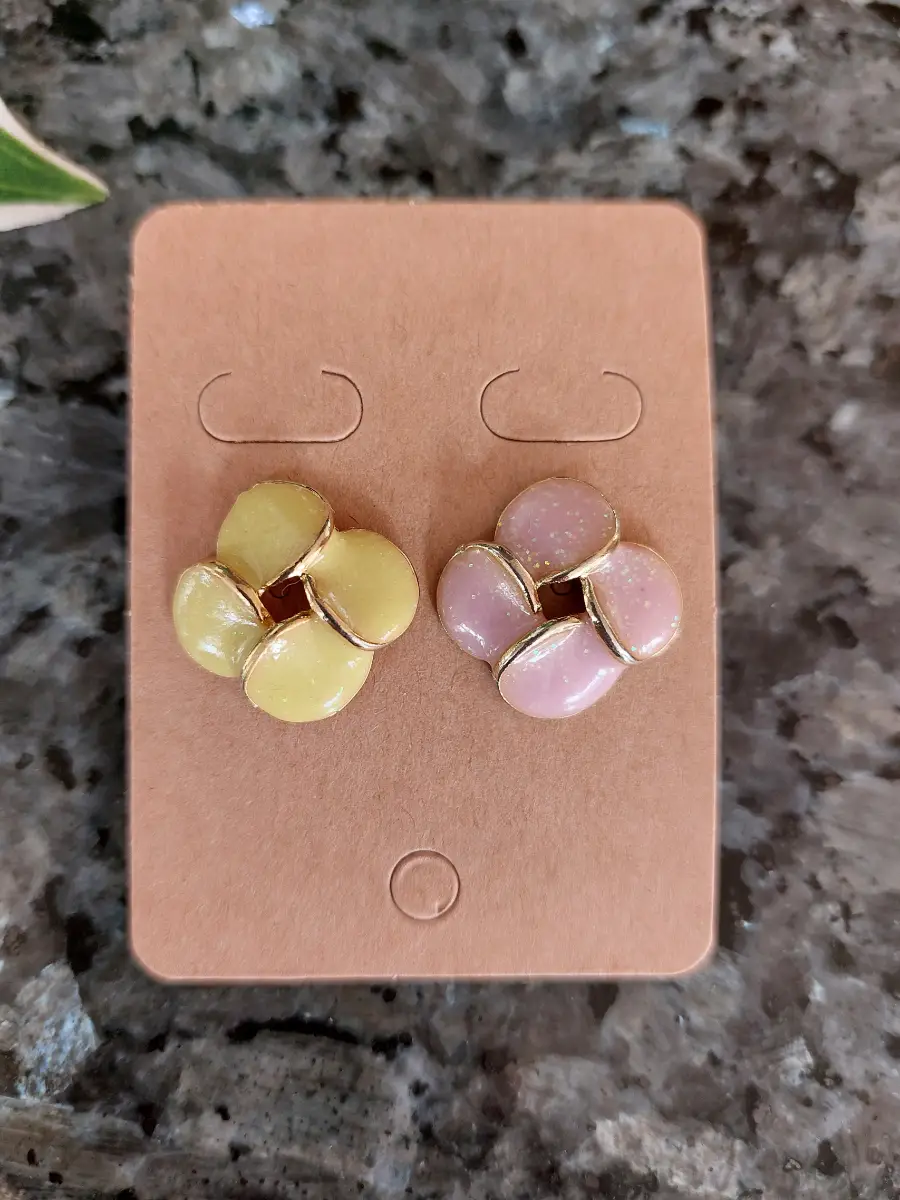 Vintage sparkling assymetric pink and yellow flower enamel earrings.