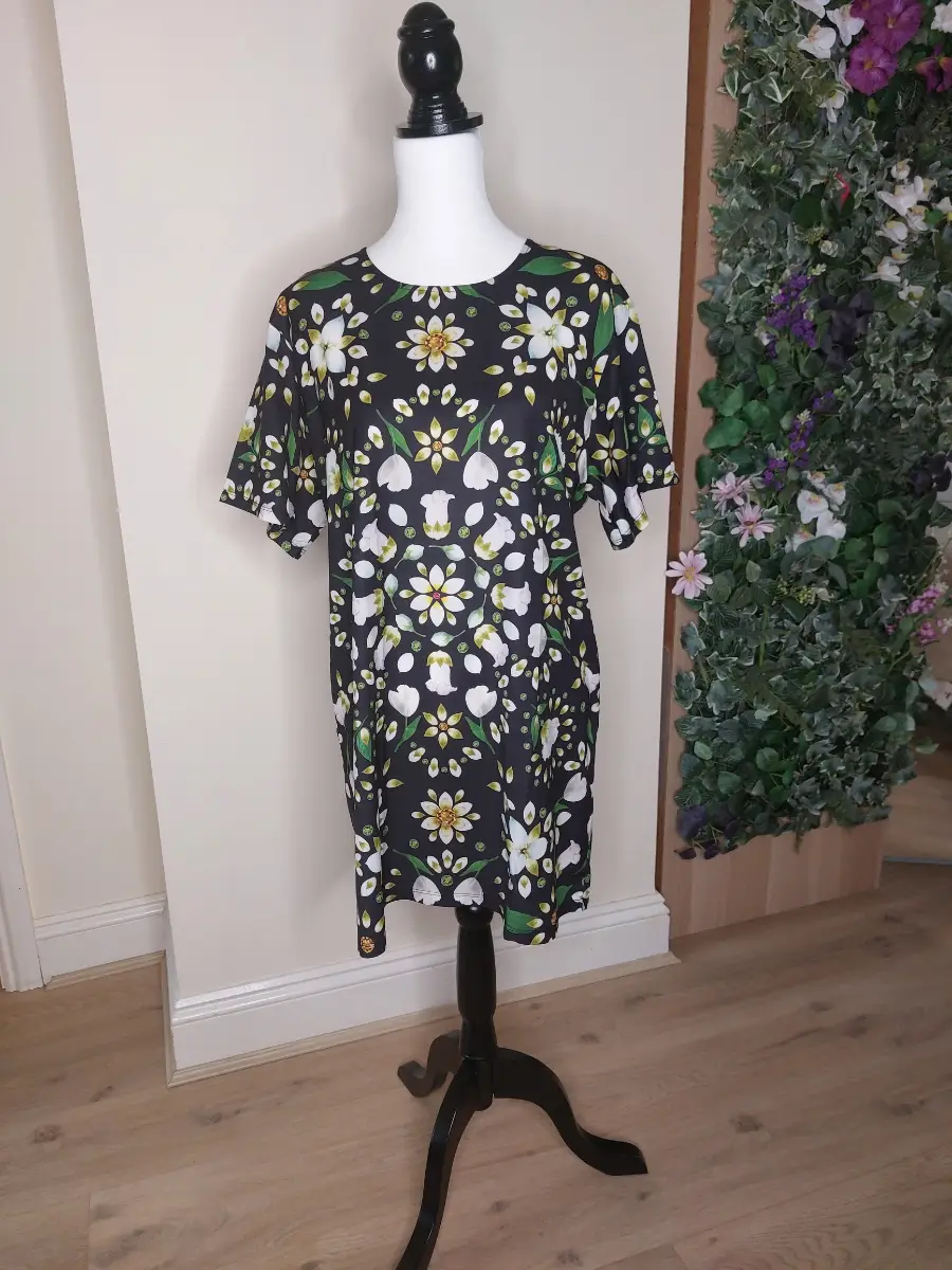 Textile Federation Lightweight Airy Summery Floral Dress - Size 10