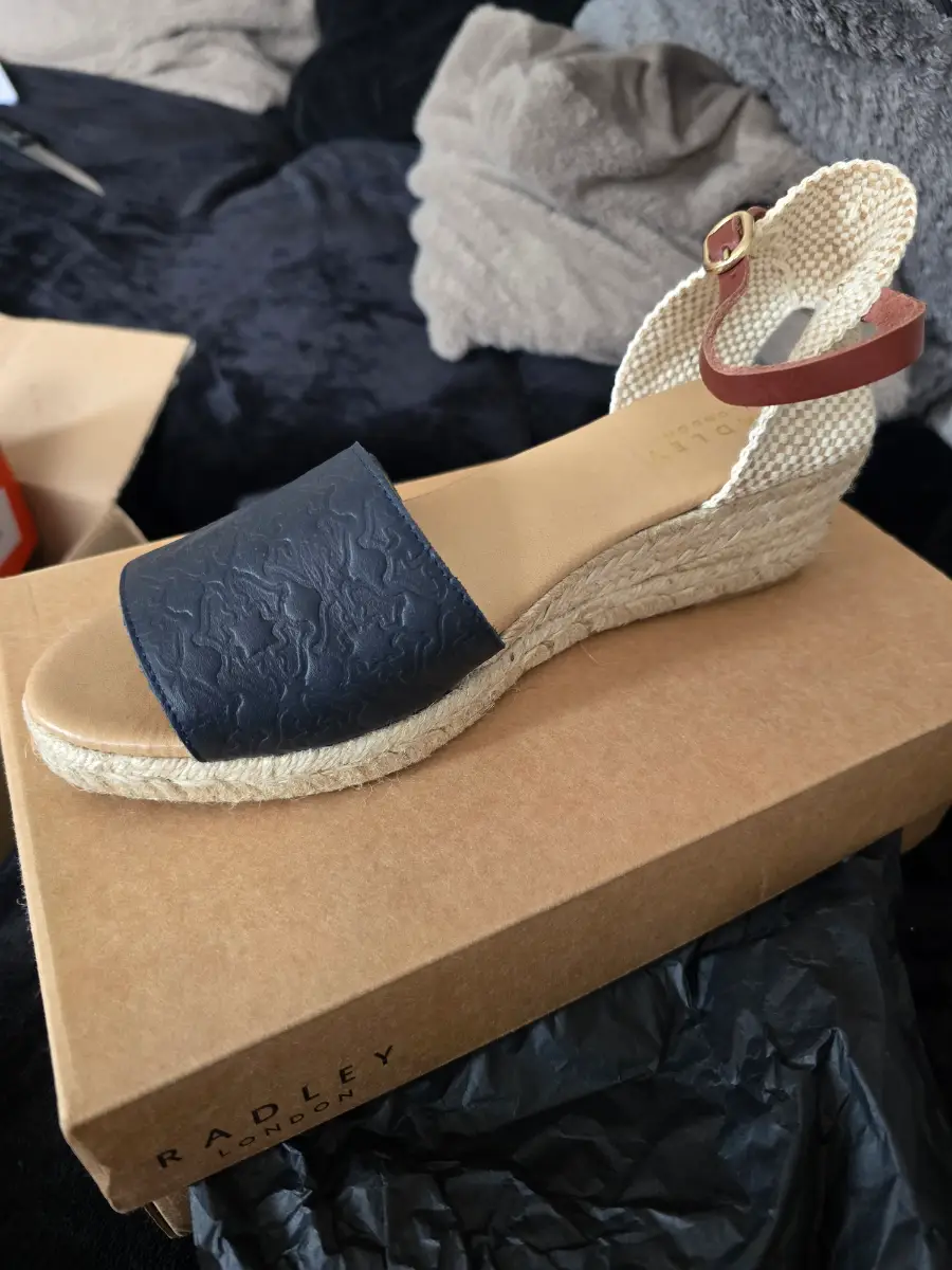 Radley london uk 6 wedge sandals