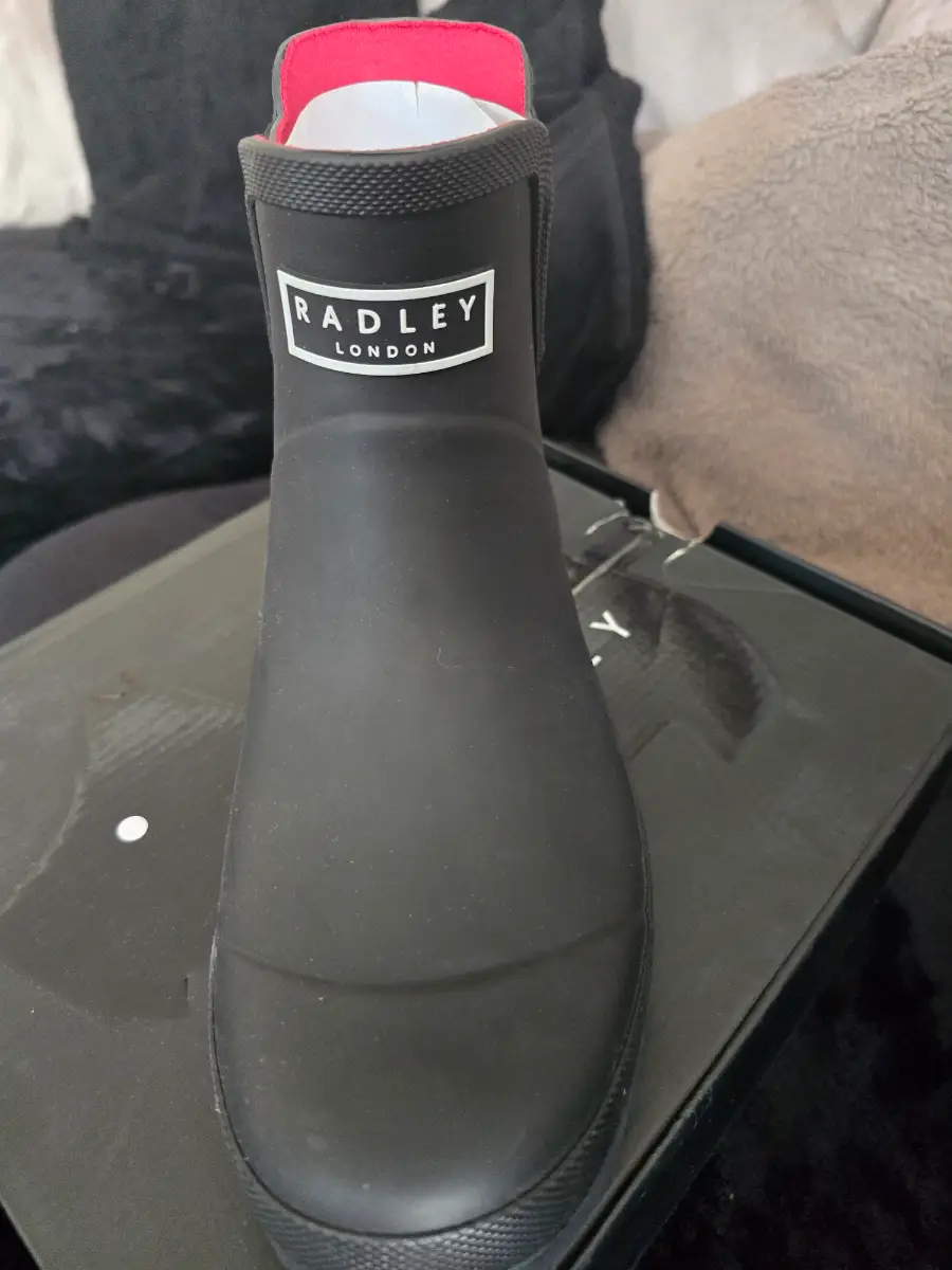 Radley london black alba low uk 8 brand new in box