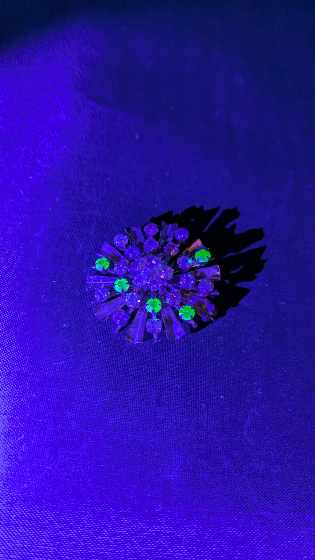 Vintage art deco uranium glass brooch